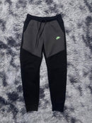 Conjunto Nike tech fleece black green